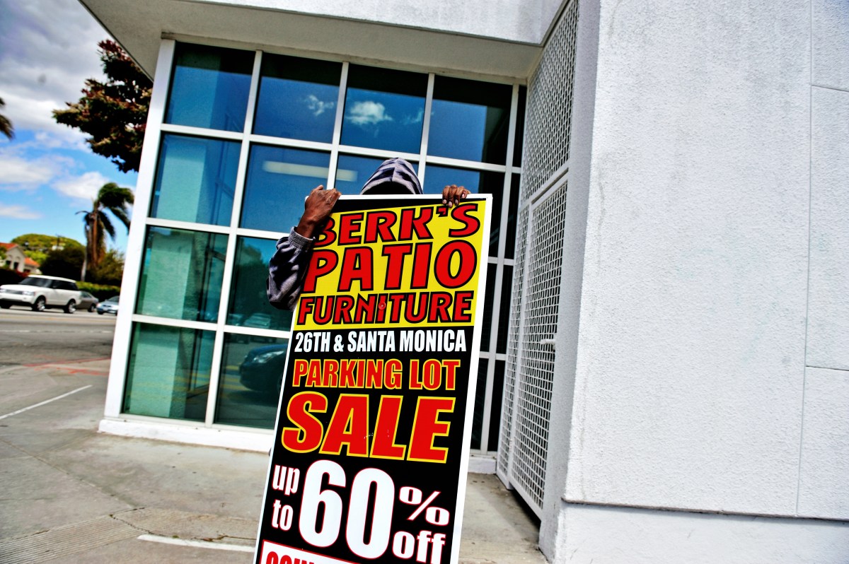 barnat_sign_032309_10